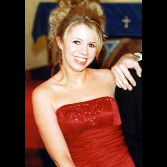 Meet your Posher, Nicole - Picture 1 of 1